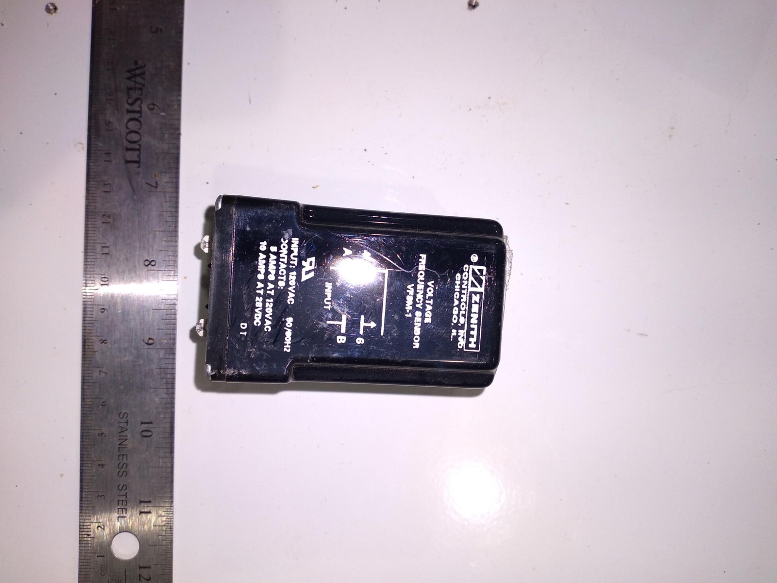 ZENITH CONTROLS VOLTAGE FREQUENCY SENSOR VFSM-1 120VAC 10AMPS 50/60HZ
