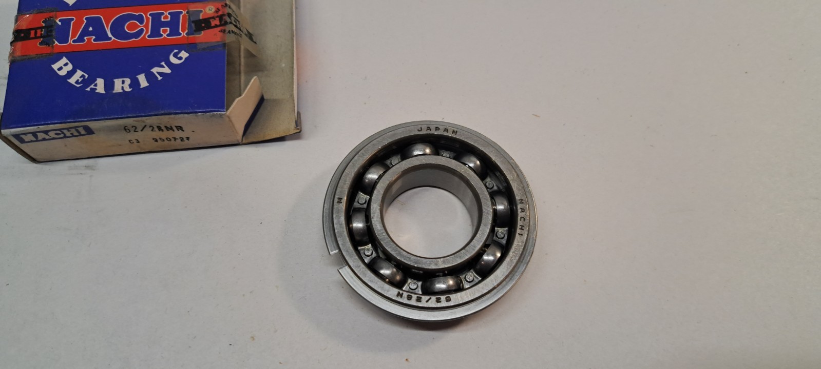 NEW IN BOX NACHI 62/28NR ROLLER BEARING 62/28N C3 JAPAN