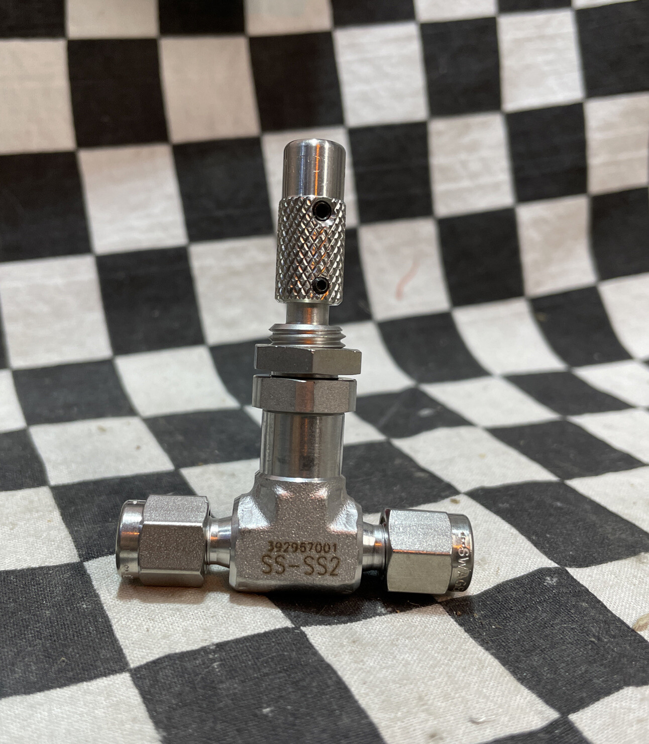 SWAGELOK SS-SS2, SS-2MG, SS-4MG, Flow Metering Valve 1/8″ TO 1/4″, LOT OF 4
