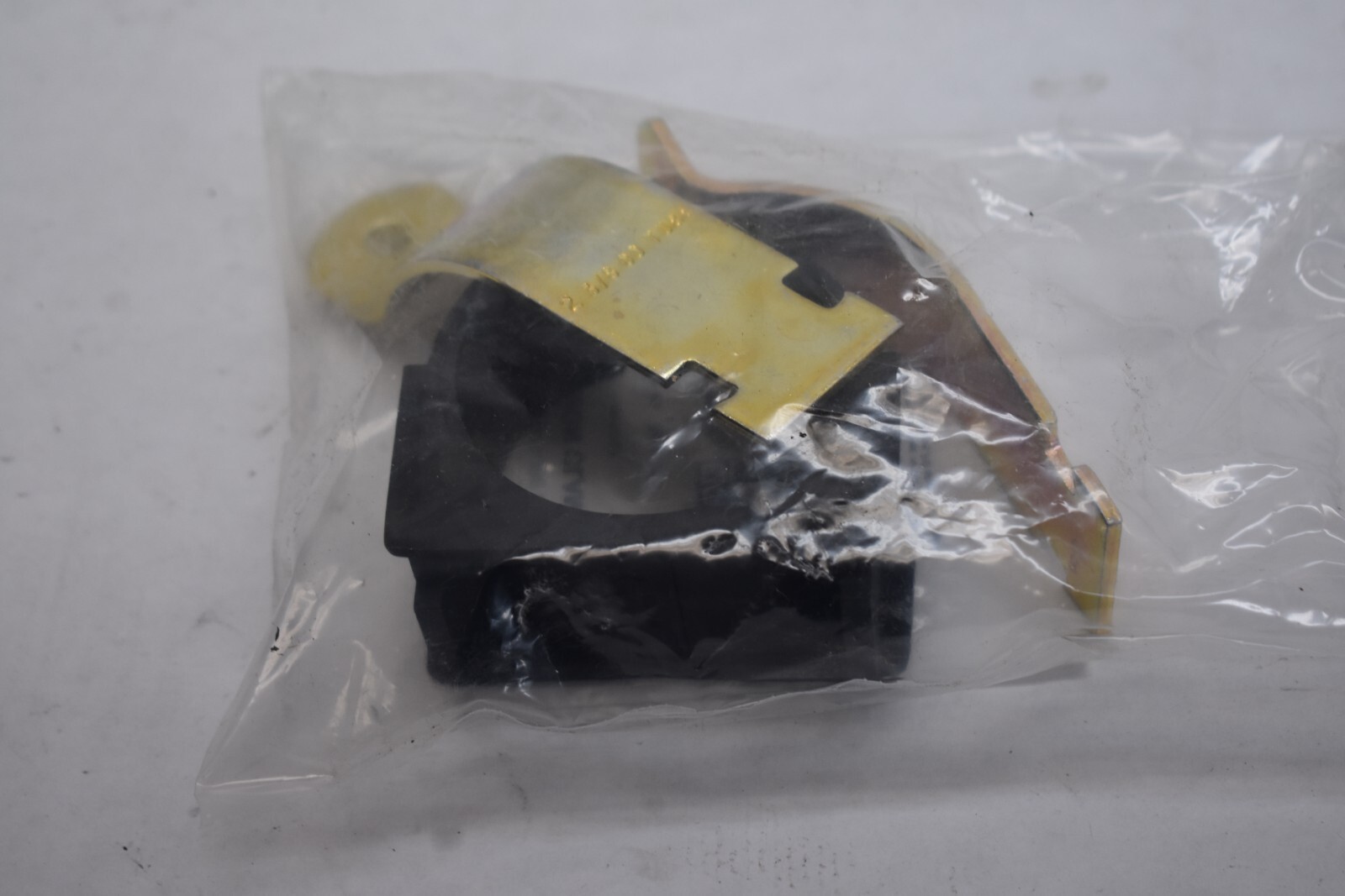 Lot of 11 Cush-A-Clamp 2-3/8″ Tube OR 2″ Pipe EC Cush-A-Clamp Channel Mounted