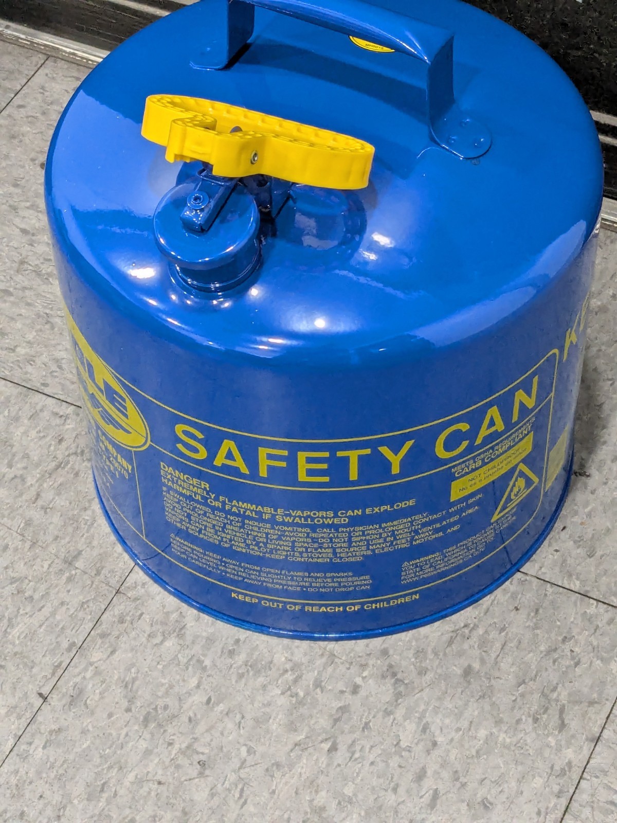 Eagle Safety Can: 5 gal, Steel 13-1/2″ High, 12-1/2″ Dia UI50SB