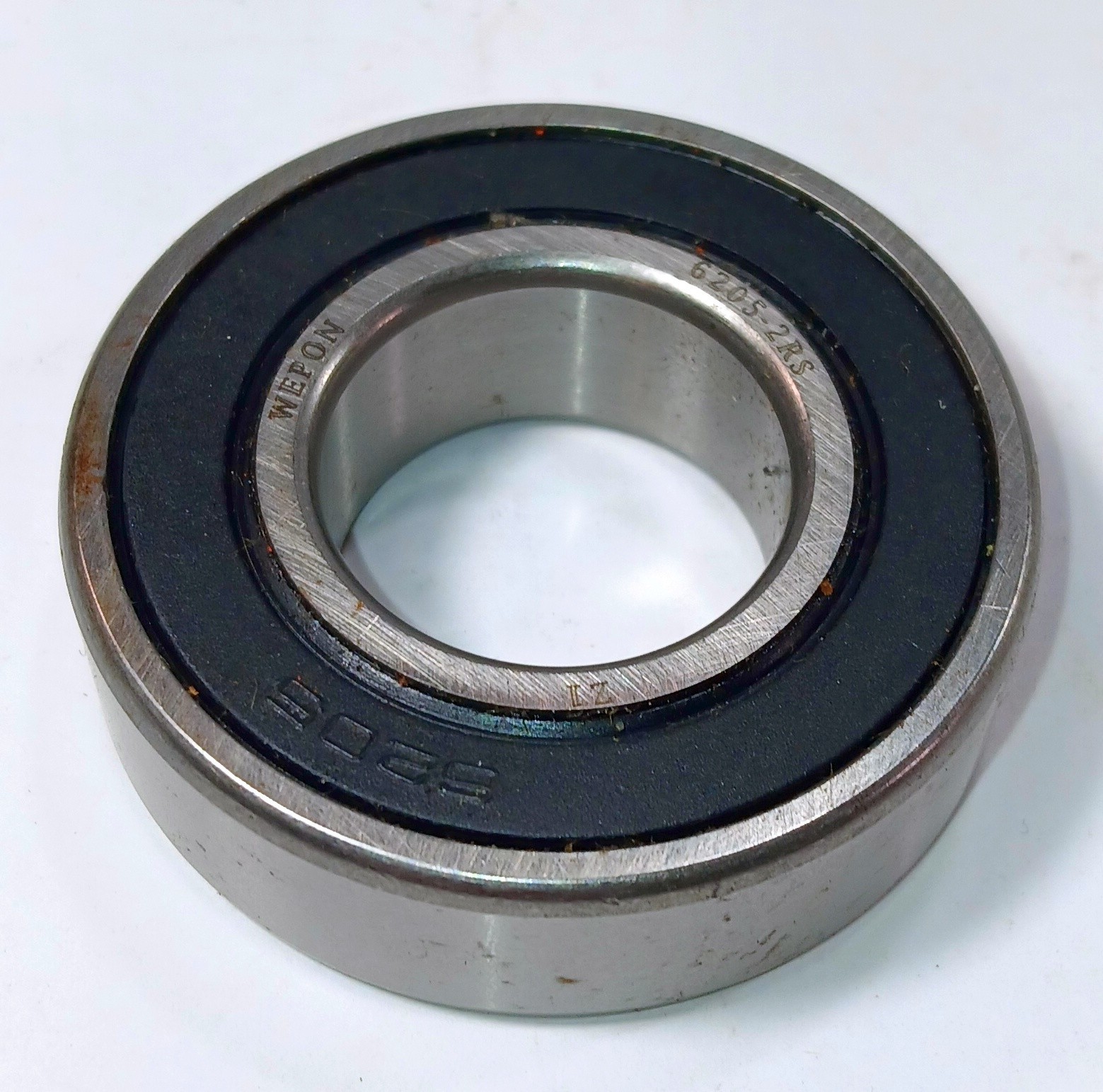 1 NEW WEPON 6205 2RS RADIAL DEEP GROOVE BALL BEARING NNB ***MAKE OFFER***