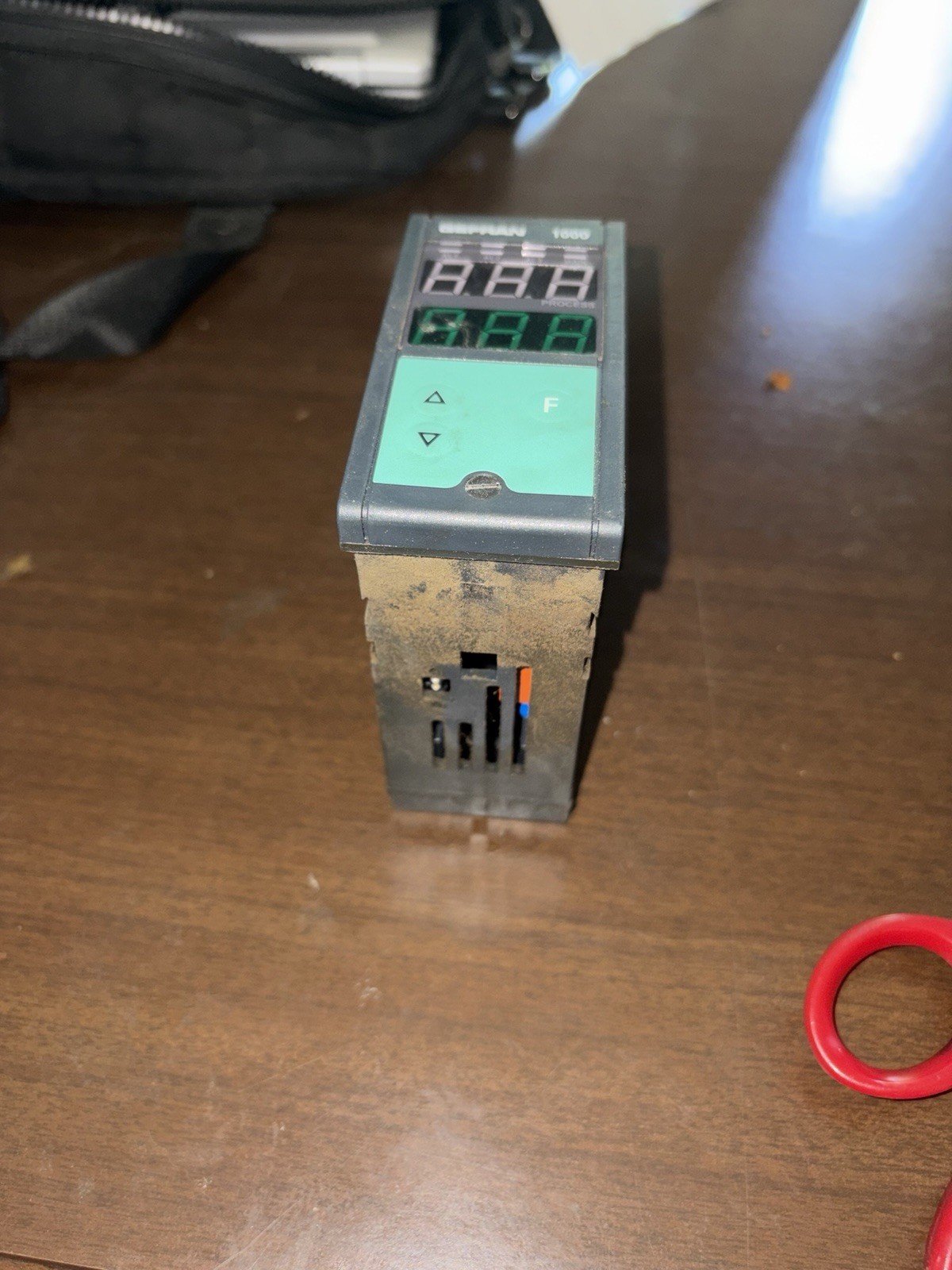 GEFRAN 1000-R0-2R-0-1-N21 100-240VAC USED
