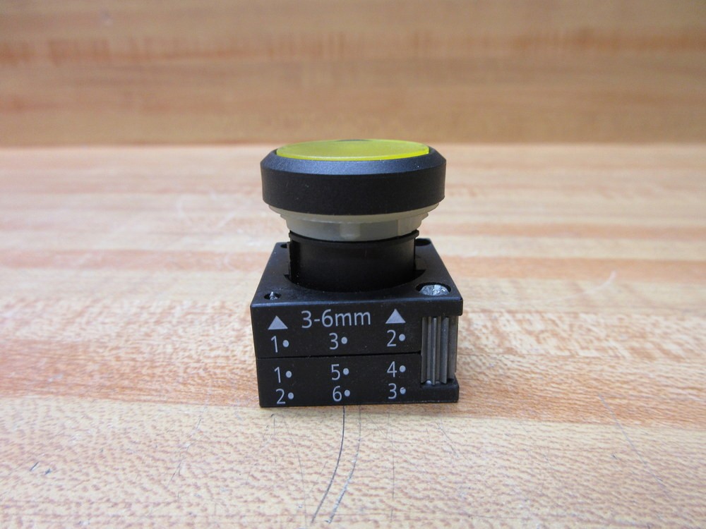 Siemens 3SB3001-0AA31 Furnas Illuminated Yellow Push Button W/Base
