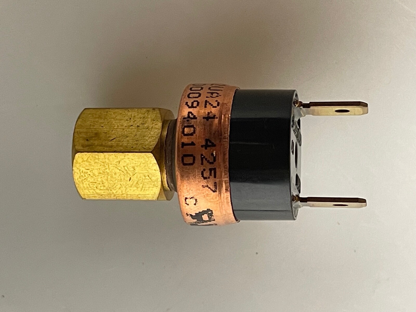 Trane/Service First CNT01086 Low Pressure Cutout Open: 20PSIG Close: 35 PSIG