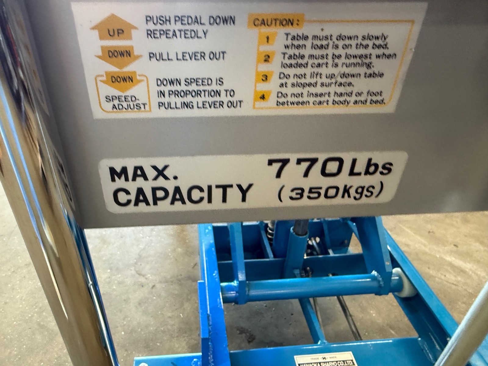 Dandy Lift Model A-350W Manual Hyd. Load Capacity 770# 36″ X 24″ Platform