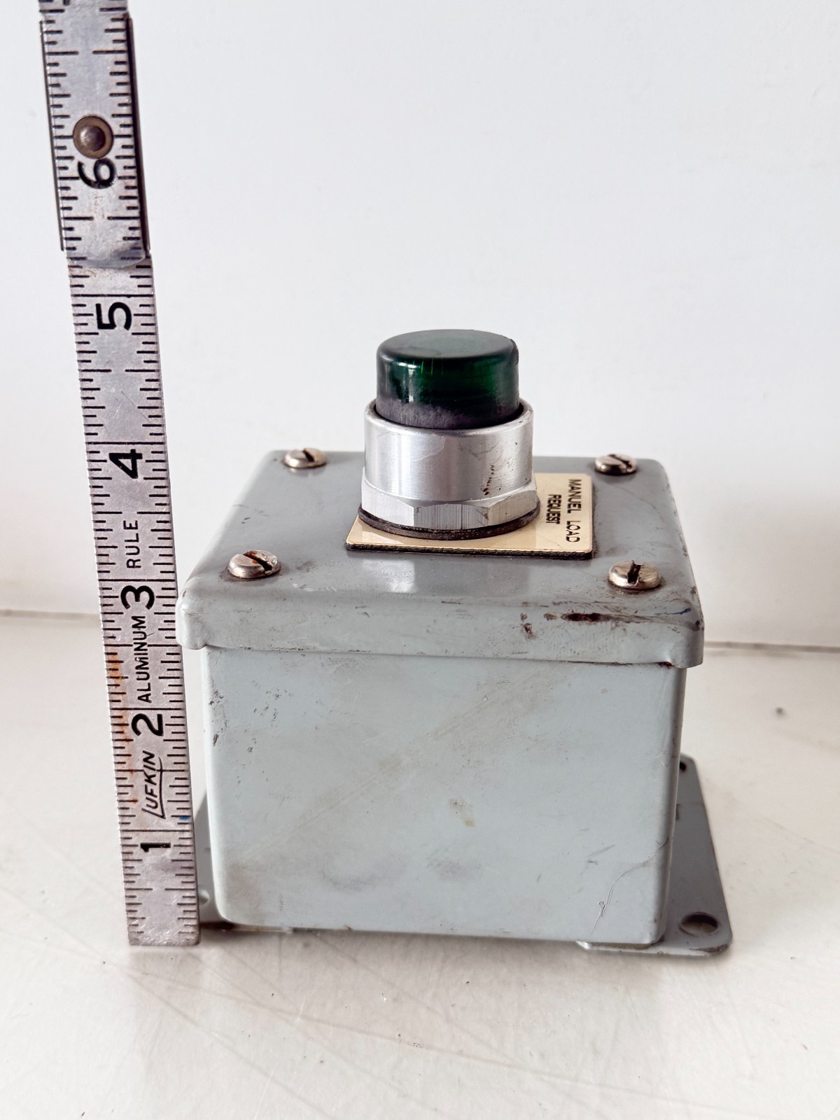 Industrial push button switch with box (RB4)