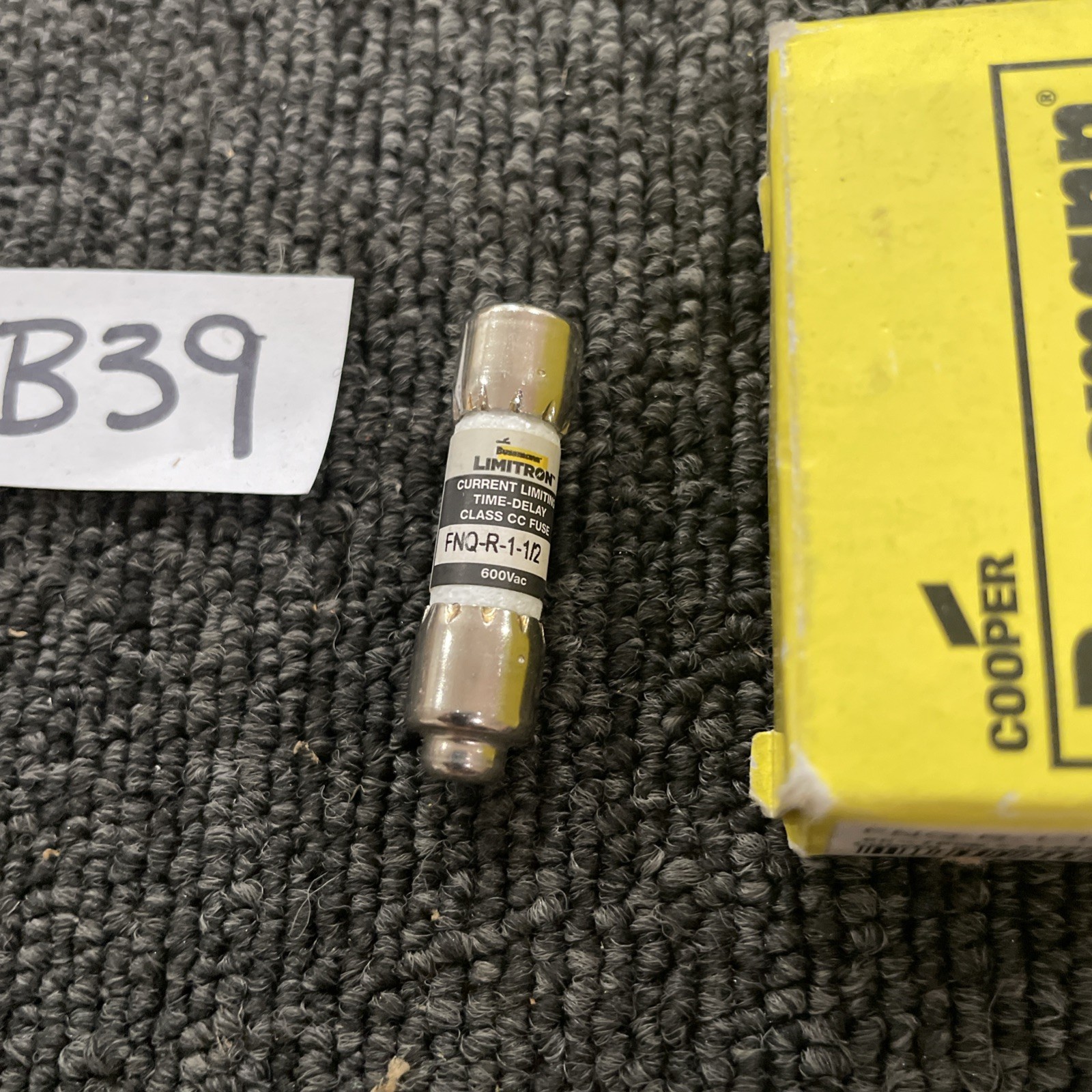 (8) BUSS FNQ-R-1-1/2 FUSE
