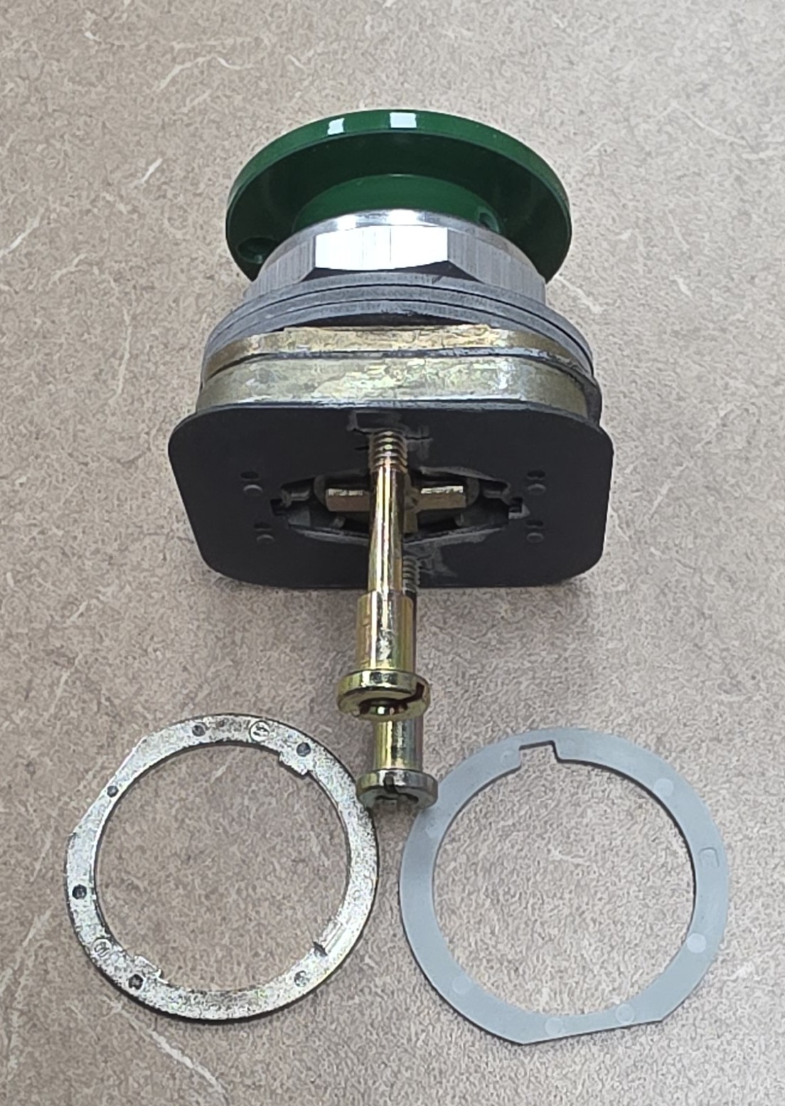 Allen-Bradley 800T-D1D1 Push Button Type 4,13 Mushroom Heaad Green