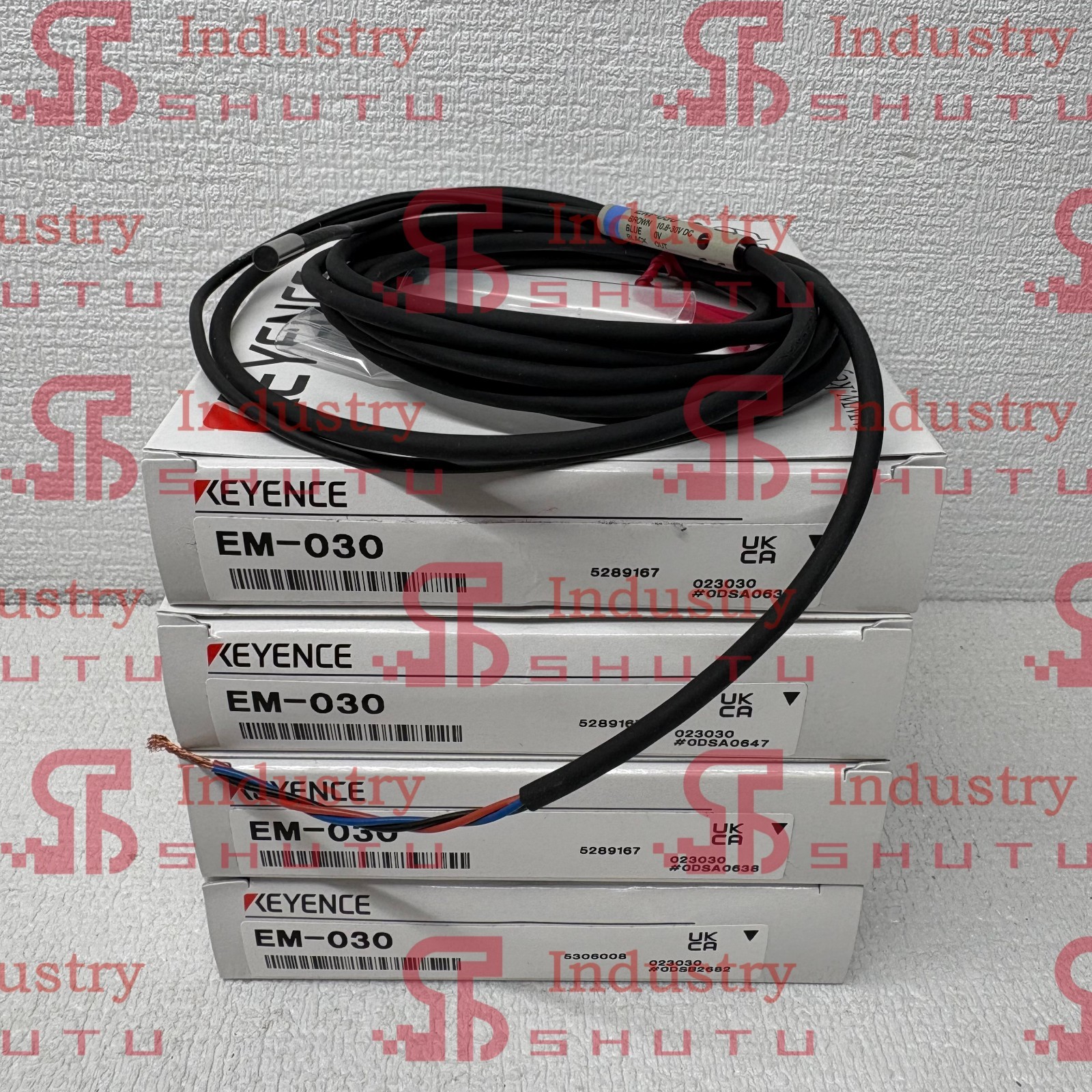 Keyence EM-030 proximity transducer#1pcs new in box
