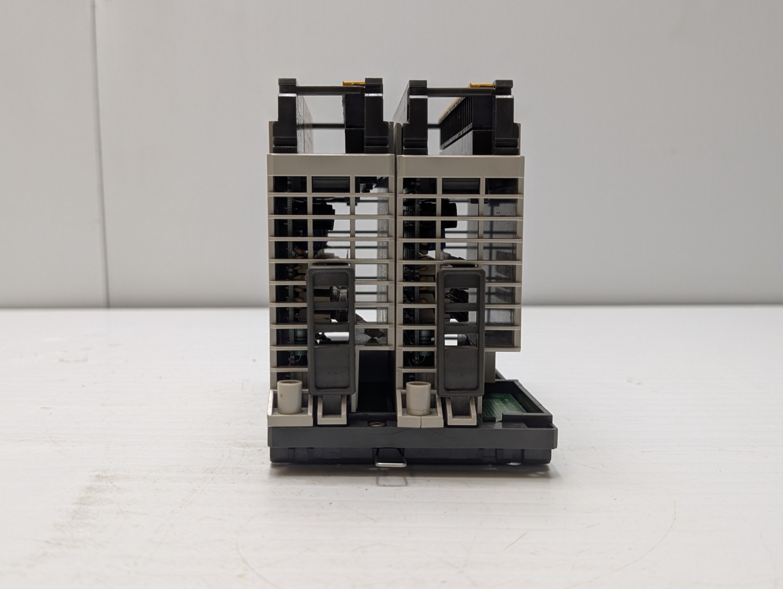 SCHNEIDER ELECTRIC DAP218/AS-BDAP-218 OUTPUT MODULE 115VAC