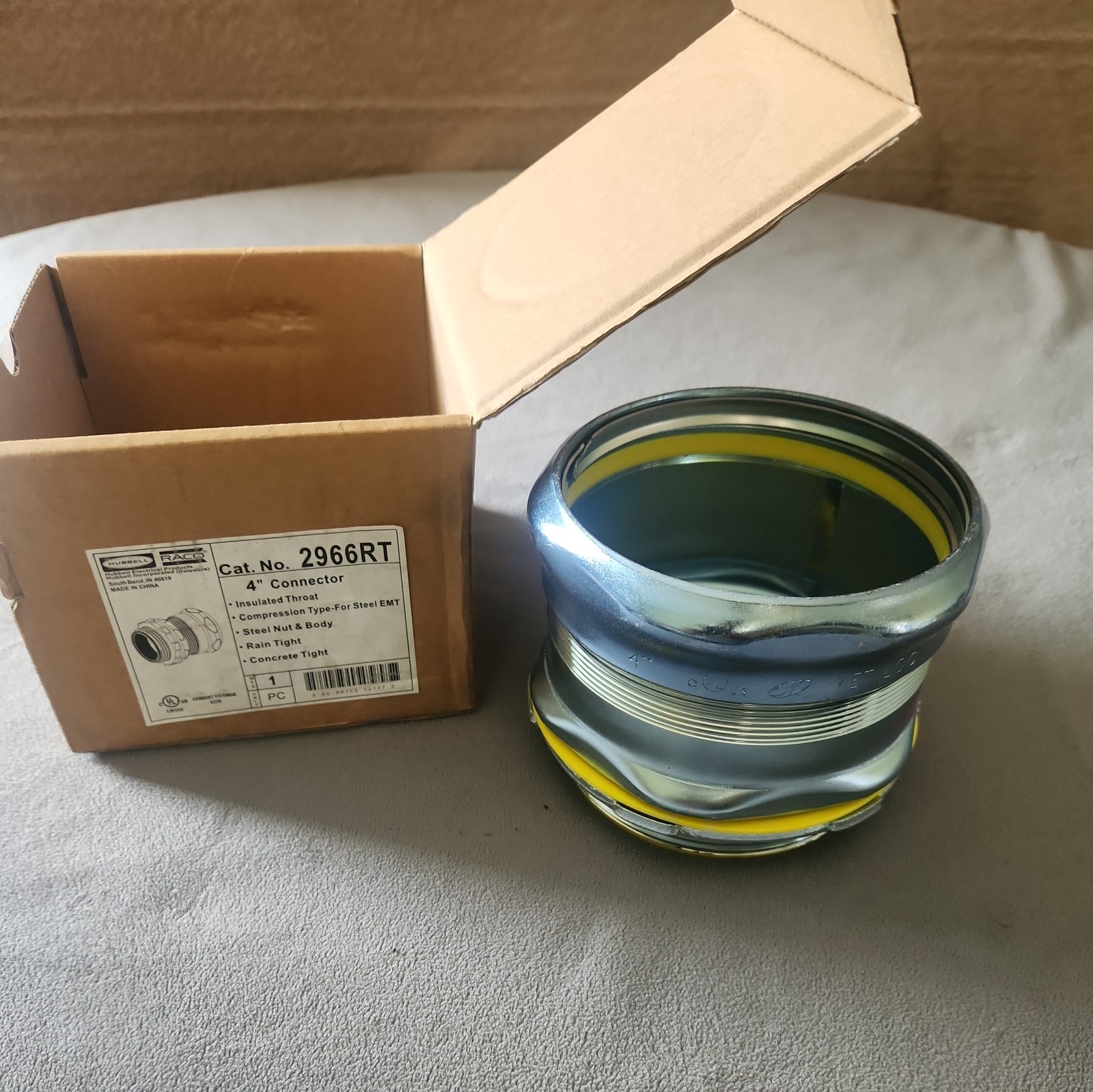 HEBBELL RACO 2966RT 4″ Insulated Raintight Compression Connector for EMT Conduit