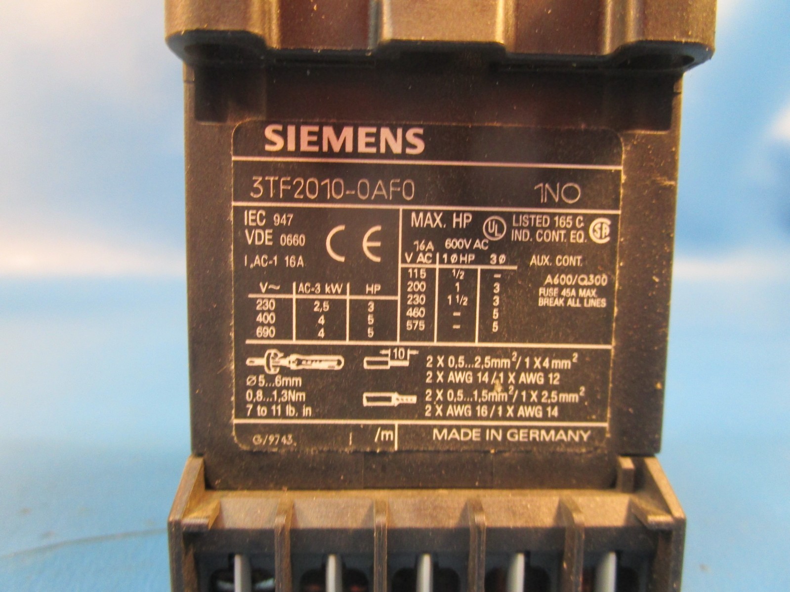 Siemens 3TF20 10-0AF0, CONTACTOR, SIZE 00, 3-POLE, AC-3 4 KW/400 V, AUXILIARY