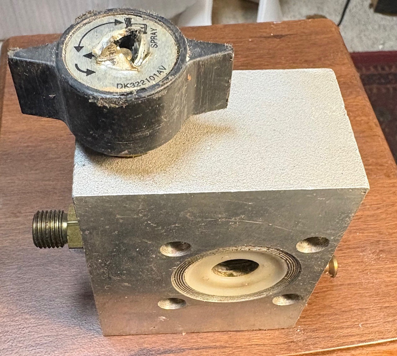CMPBELL HAUSFELD PUMP HEAD Prime vavle, pressure control, push pin, outlet fitti
