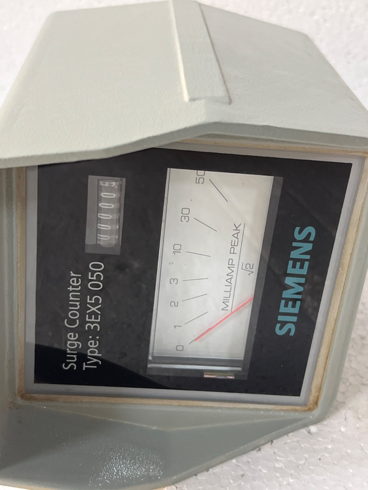 Siemens 3EX5 050 Surge Counter 3RX5050