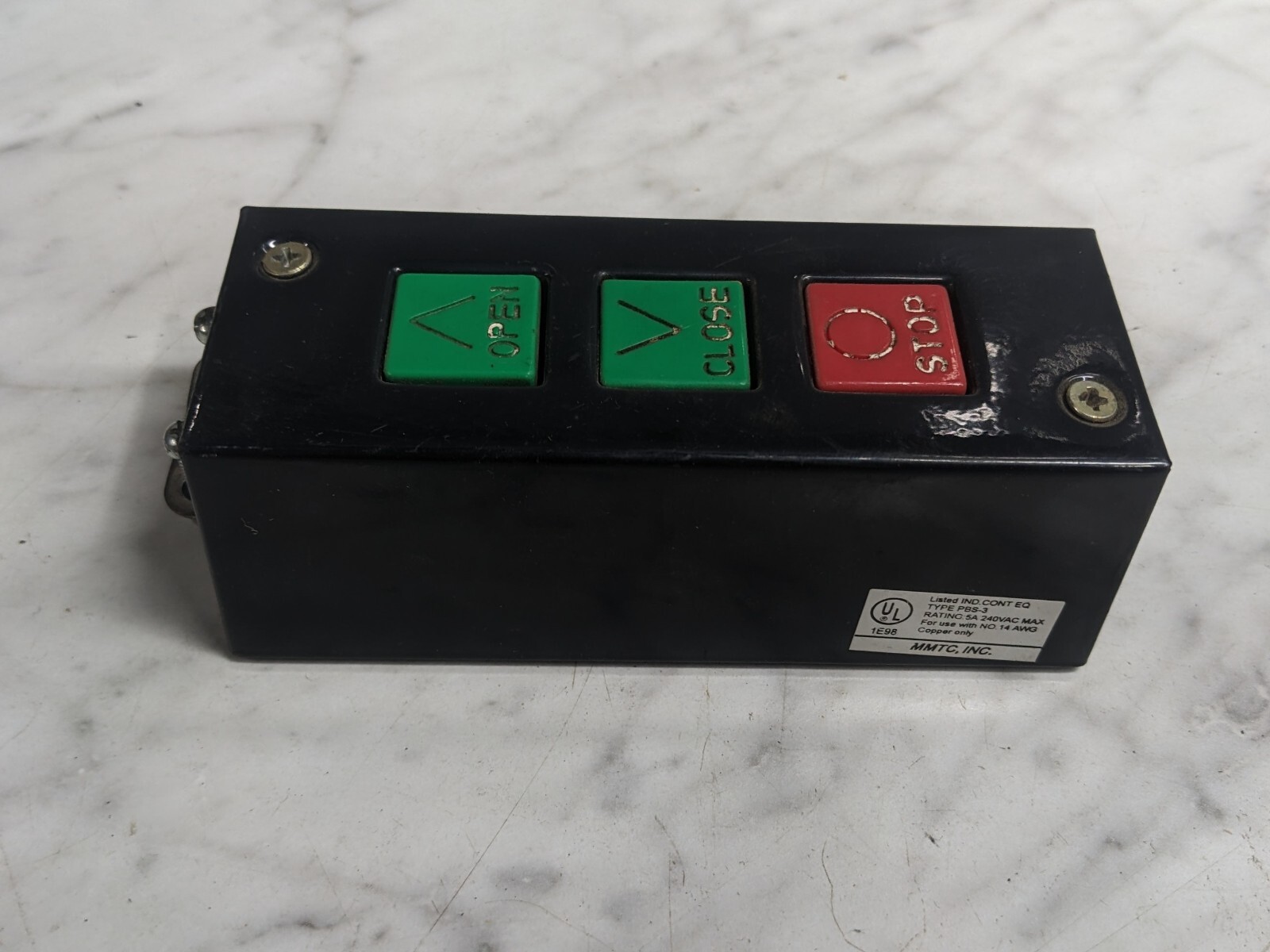 MMTC 5A 240V 3-BUTTON CONTROL STATION PBS-3 Commercial Garage Door Opener