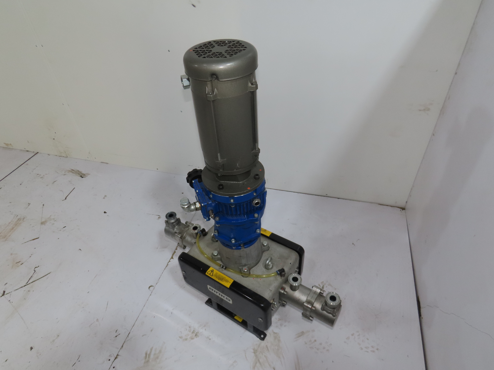 Binks 104018-PKG E2-15 Smart Pump 1HP 3Ph 1″ Ports