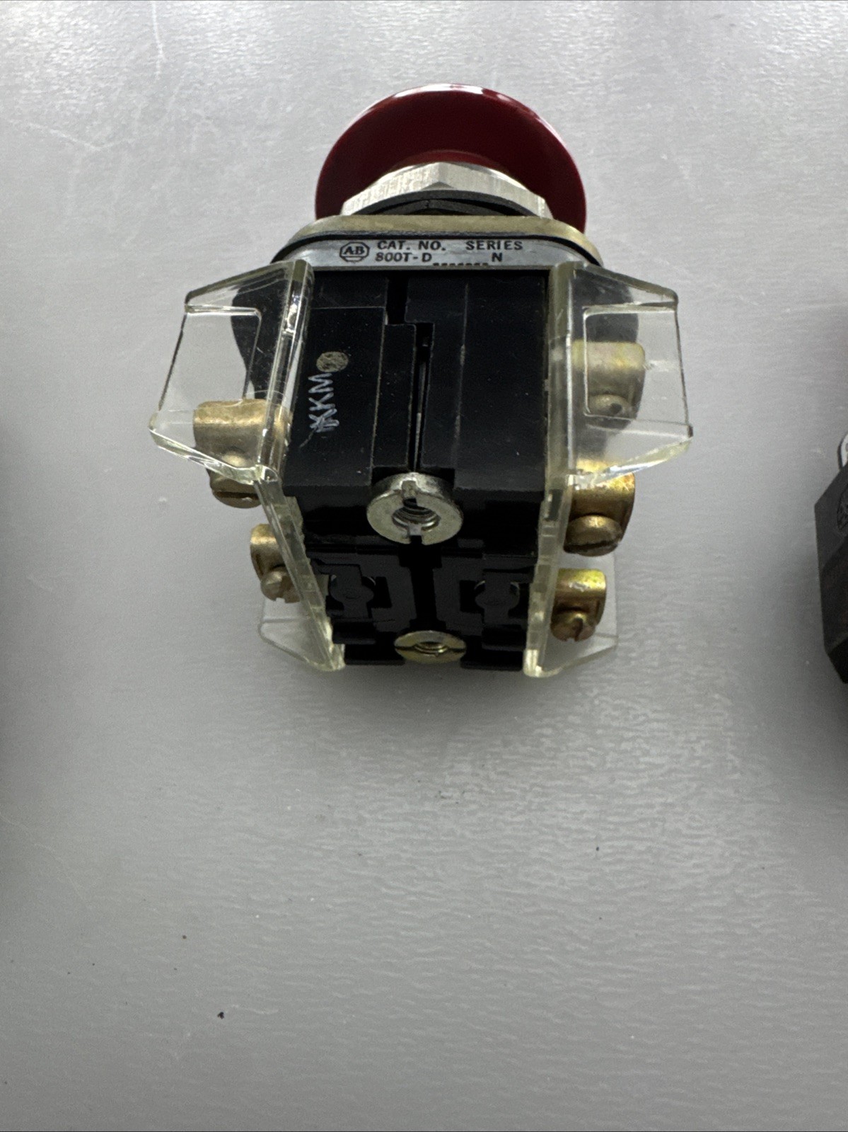 Lot of 5 MIX ALLEN BRADLEY 800T-QB24G PUSHBUTTON ILLUMINATED GREEN READ
