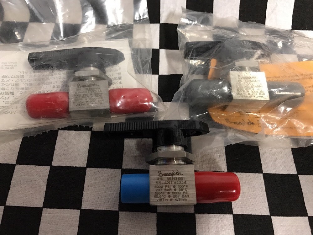 5X SWAGELOK BALL VALVE 1/4″ VCO, SS-43TVCO4 & SS-42VCO4 & SS-42VVCO4-13158#1370B