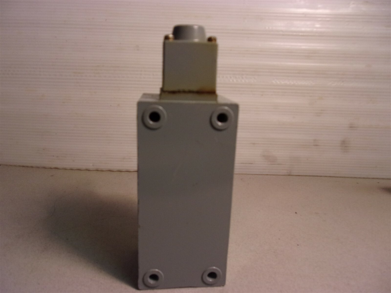Allen Bradley DE Position Type 749 Limit Switch *FREE SHIPPING*