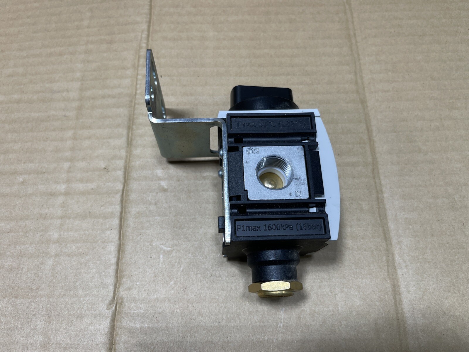AVENTICS AS3-BAV-G012-MAN 3/2-Shut-off valve