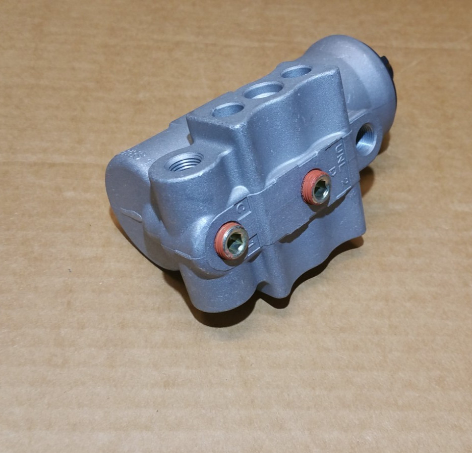 Genuine HD Plus H284358 Air Brake Compressor HD Plug Governor