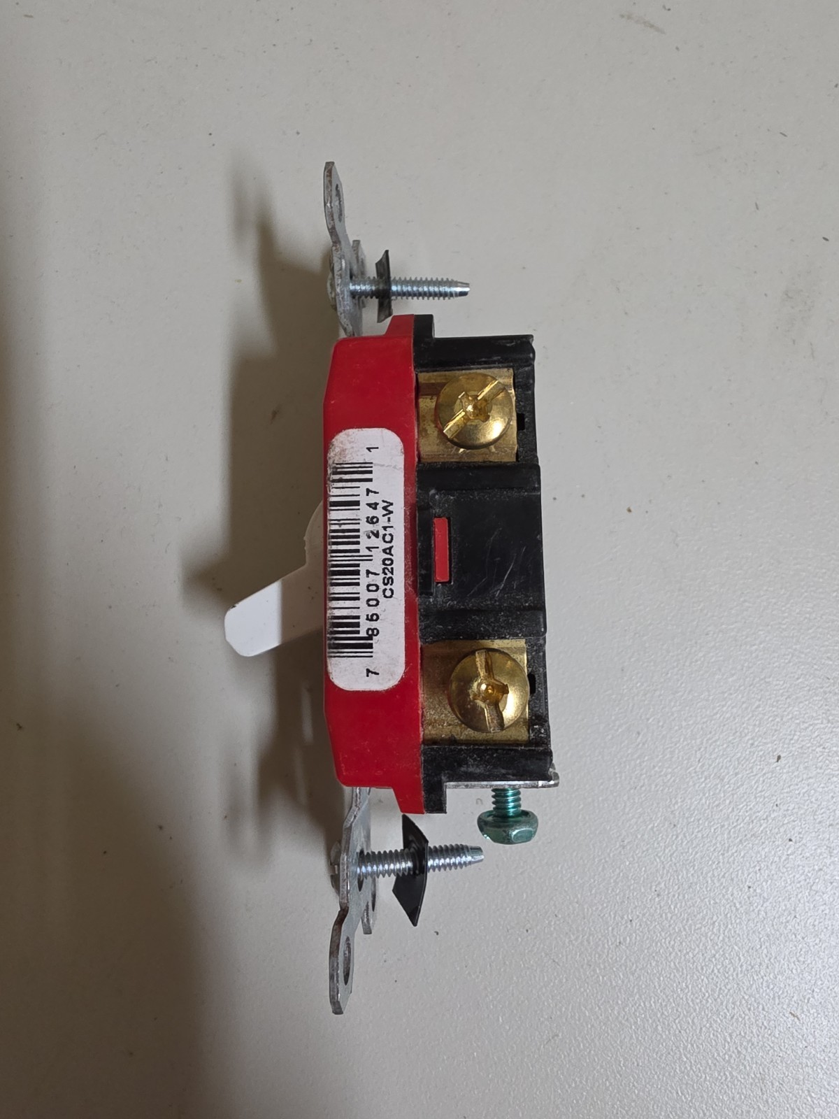 LOT OF 4 CS20AC1-W Legrand Pass Seymour Single Pole Toggle Switch AC 20A 120V c.