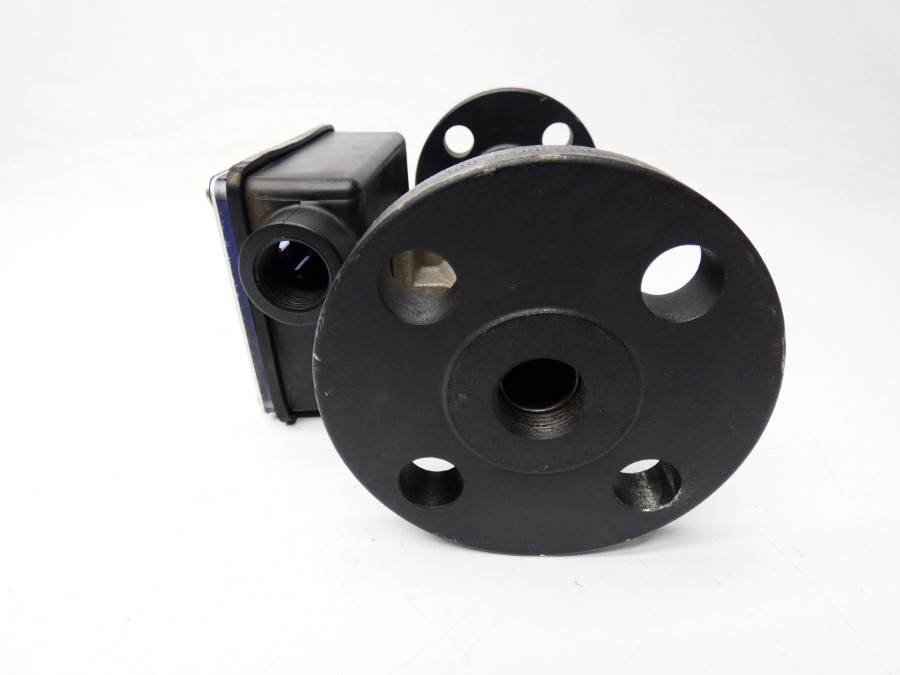 UFM SM-DSB10LM-8FTCS300RF-150CS.887-A1NR-ST-C-70 480VAC 15A UNMP