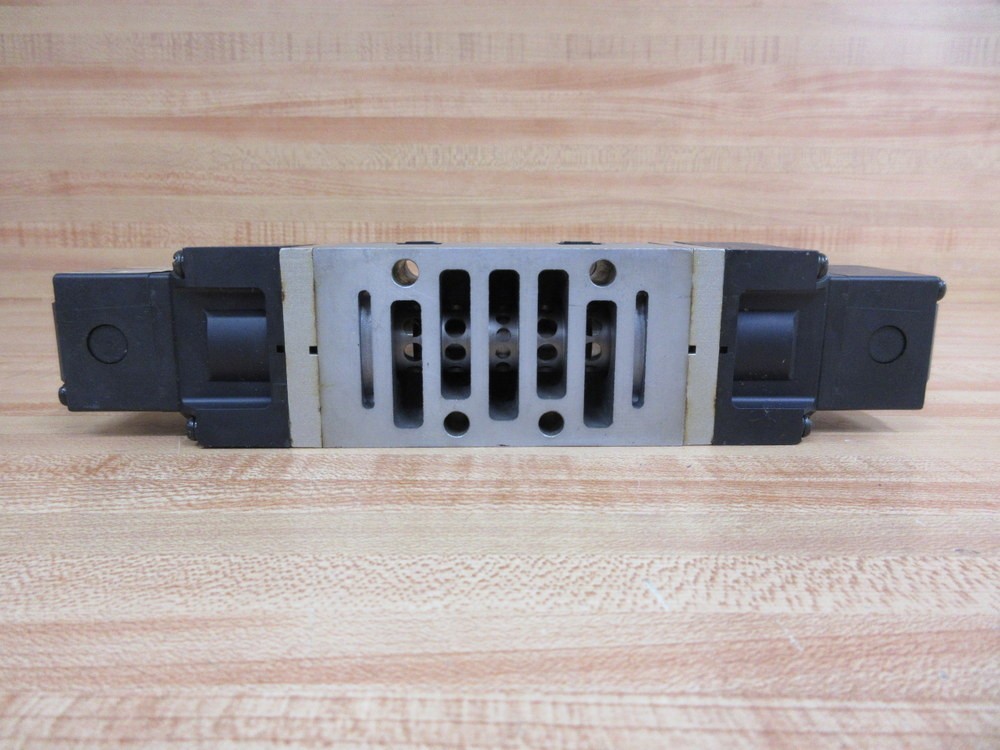 SMC VS7-8-FPG-D-3N Solenoid Valve VS78FPGD3N