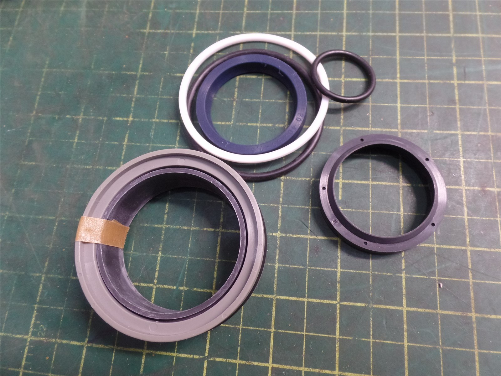 GENUINE TROJAN O&K 10417907400 SEAL KIT ASSEMBLY, TEREX 10-417907400, N.O.S