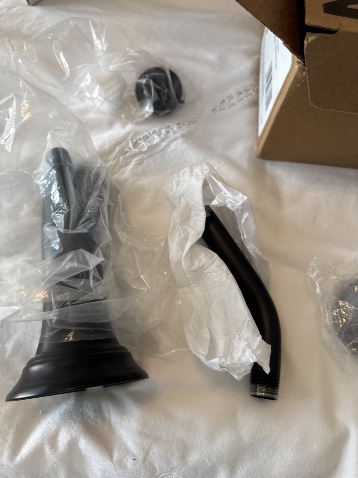 Moen T2183BL Dartmoor One Handle Bathtub & Shower Faucet, Matte Black