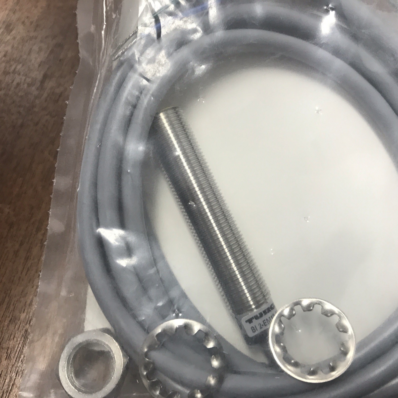 SEALED NEW TURCK BI 2-EM12-ADZ32X INDUCTIVE SENSOR 20-250VAC 10-300VDC 4205092