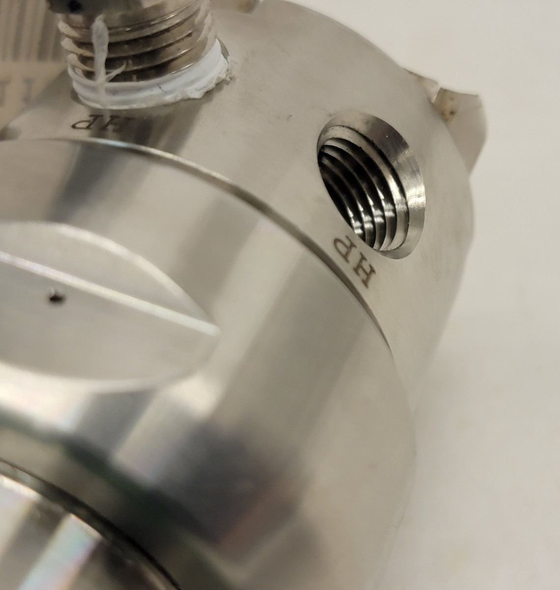 Swagelok KPR Series Regulator. 1/4″ NPTF ports, 6.8 bar max KPR1DFF415A20000
