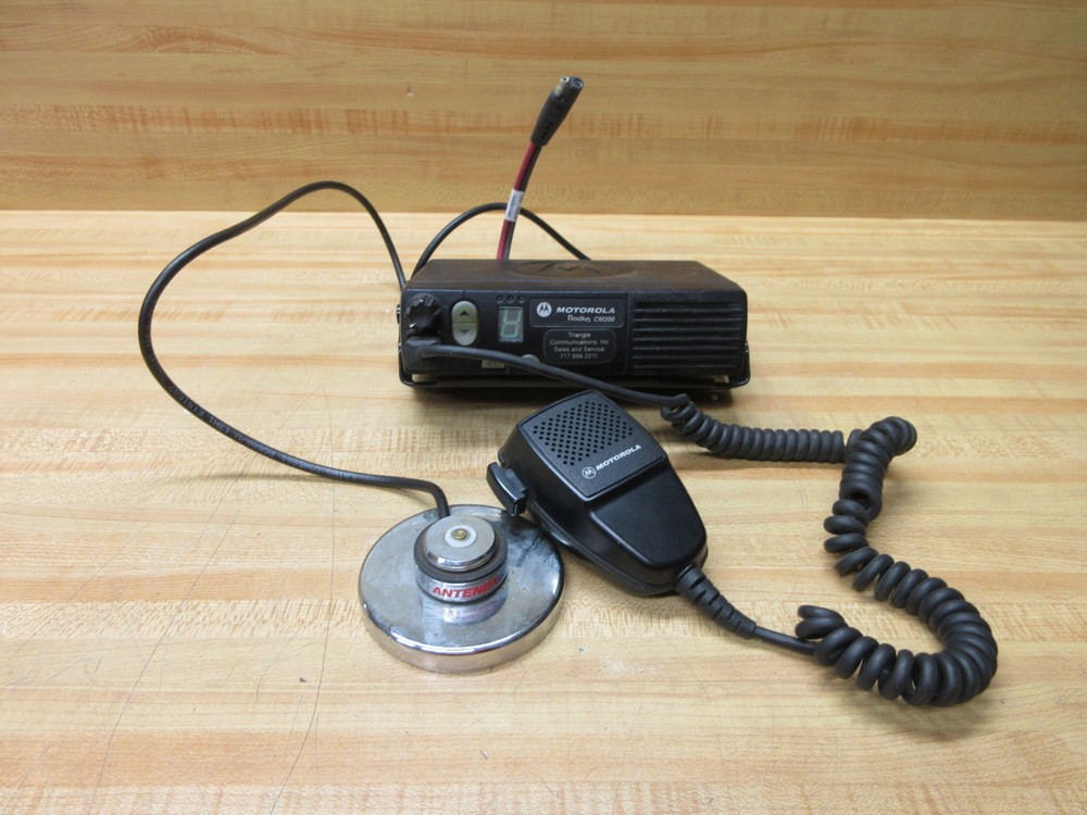 Motorola AAM50KNC9AA1AN Radius Mobile 2-Way Radio CM200 W/HMN3596A