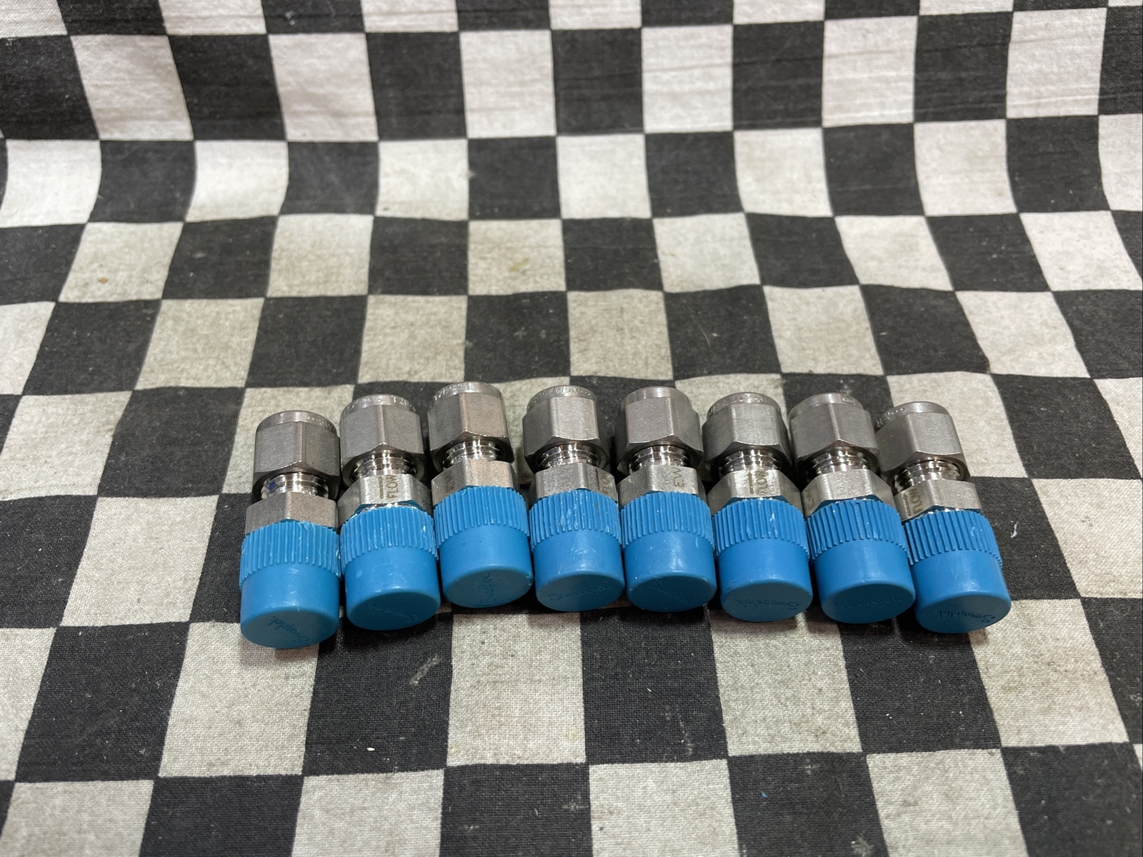 Lot Of 8 SWAGELOK Snubber Gauge Protector 1/4″, SS-4-SM-A-400W, SS4SMA400W#109X5
