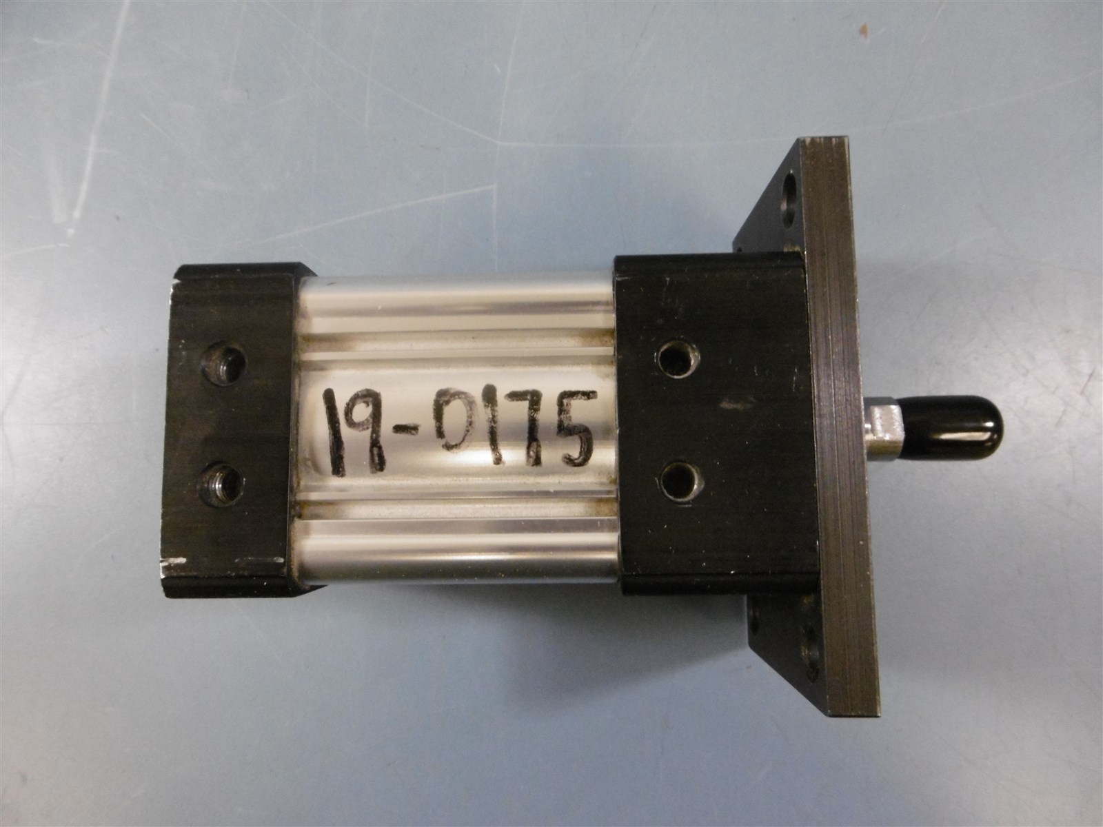 Parker 4MA 02.00 CJ4MA4US14AC 1.000 Pneumatic Cylinder – Used