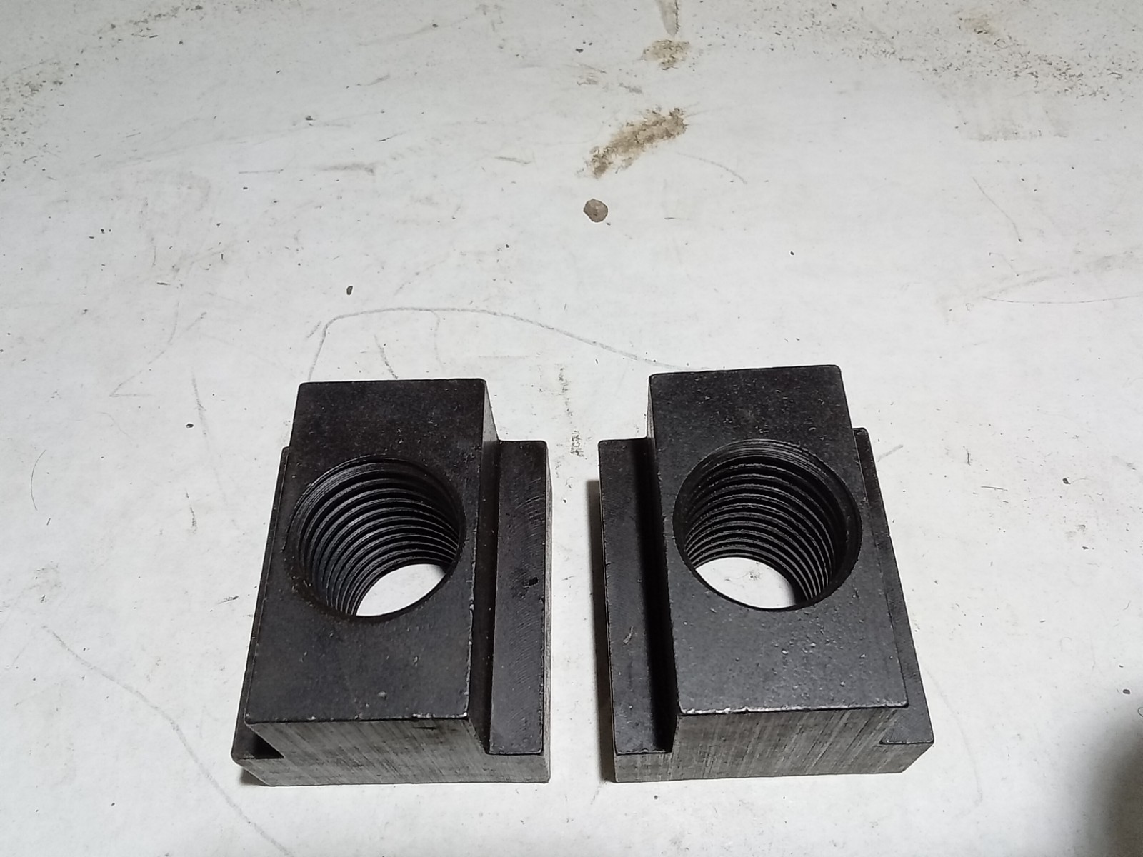 LOT OF 2 MCMASTER CARR 94750A601 FULLY THREADED BLACK-OXIDE STEEL T-NUT(M6E)