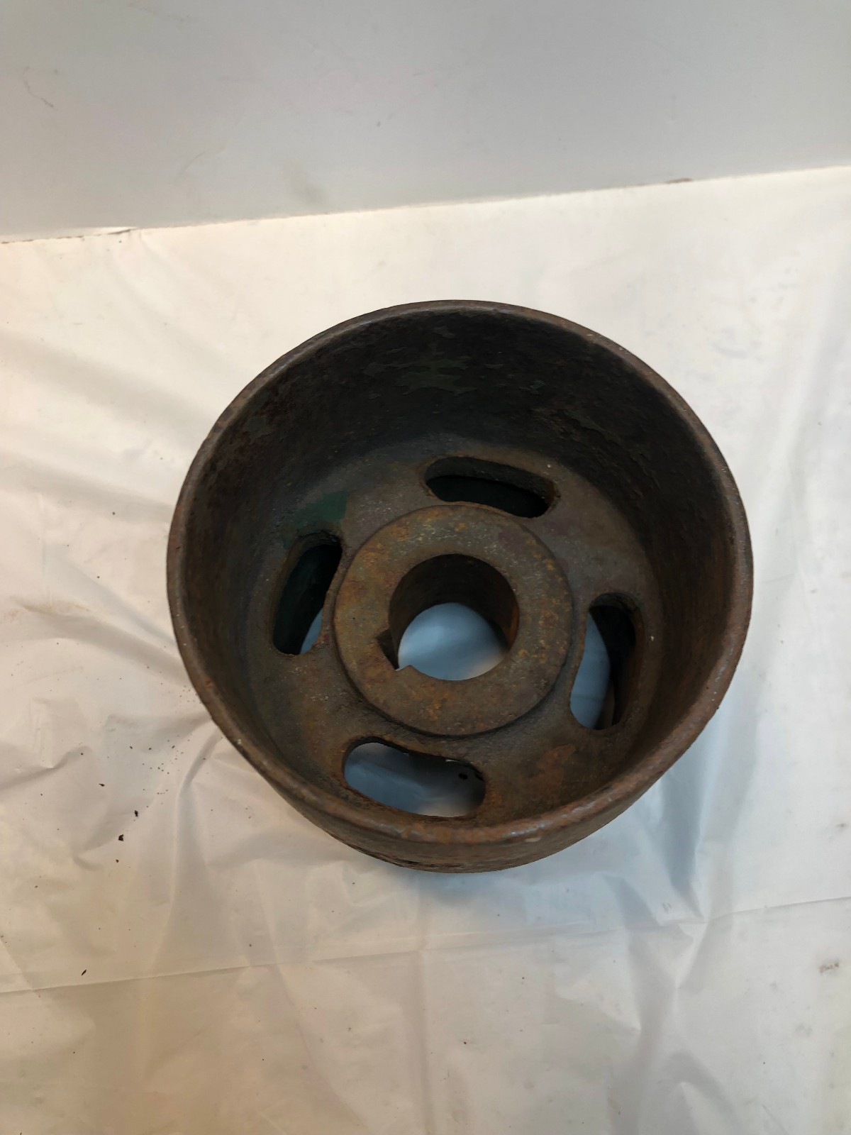 Vintage Flat Pulley Tractor Green Steel Engine – Oliver? John Deere? 5″ Diameter