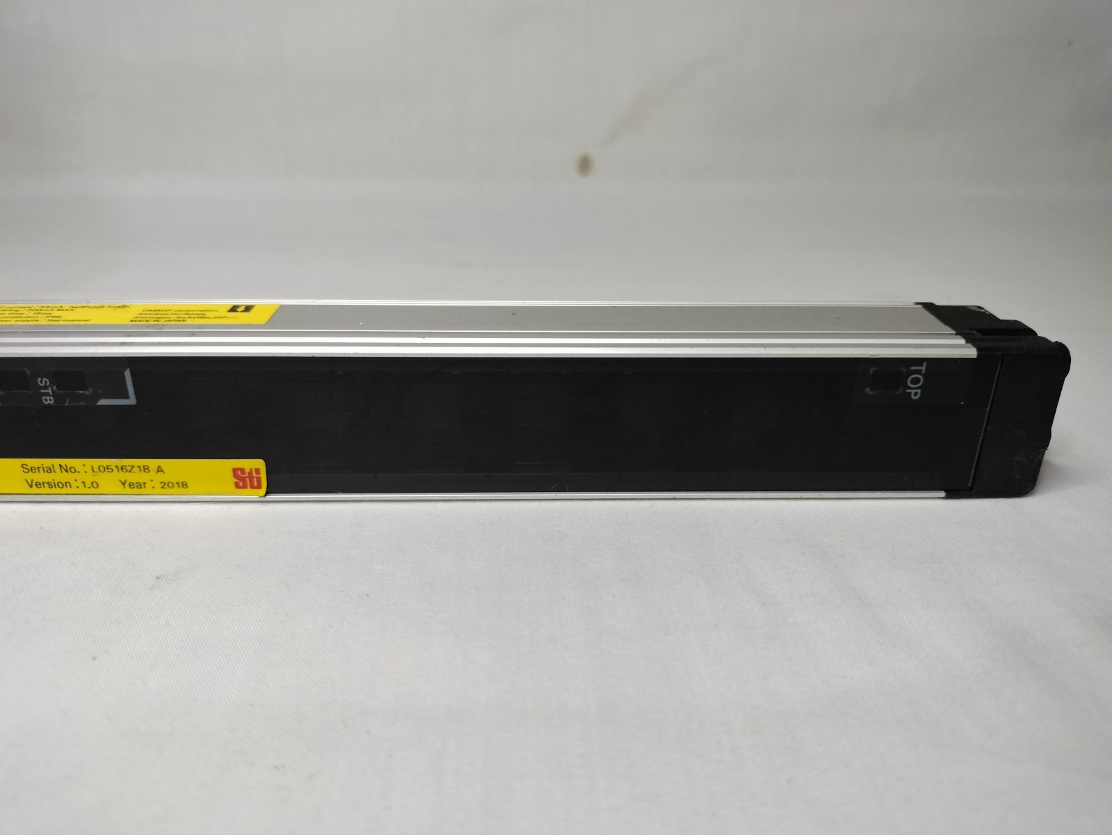 Omron F3SJ-E0305-25-L F3SJE030525L Safety Light Curtain Emitter Made in Japan