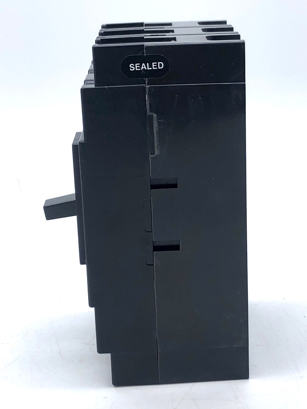 Terasaki Tembreak XE50NS Circuit Breaker No-Fuse 3P 33A 50Hz 240V 5kA