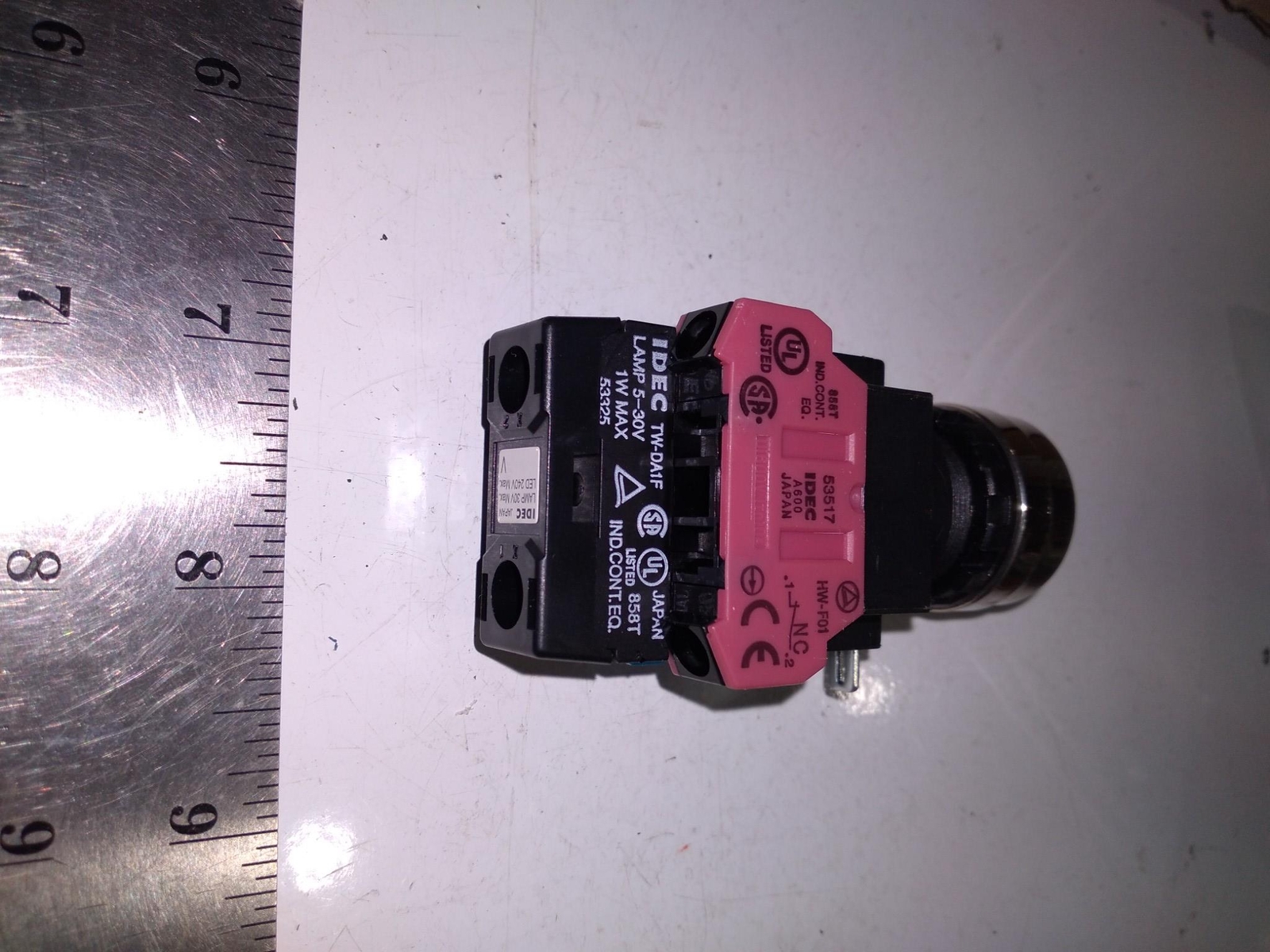 IDEC TW-DA1F LAMP 5-30 V 1W IDEC HW-F01 PUSH BUTTON SWITCH