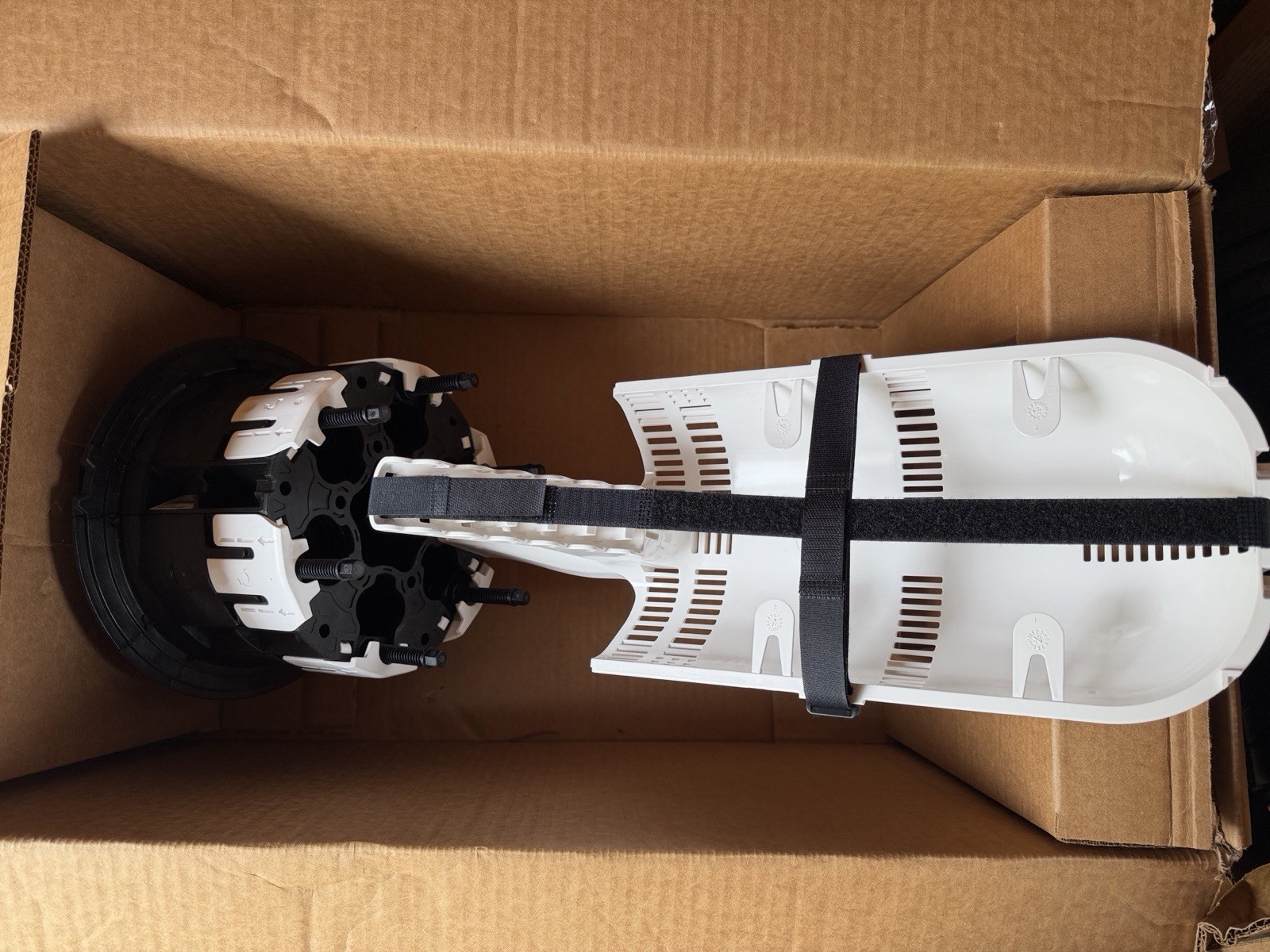 AFL APEX Fiber Optic Closure X-2 Basket 4 Cable Entry Kits AX-2-B-X-0-4-0-X
