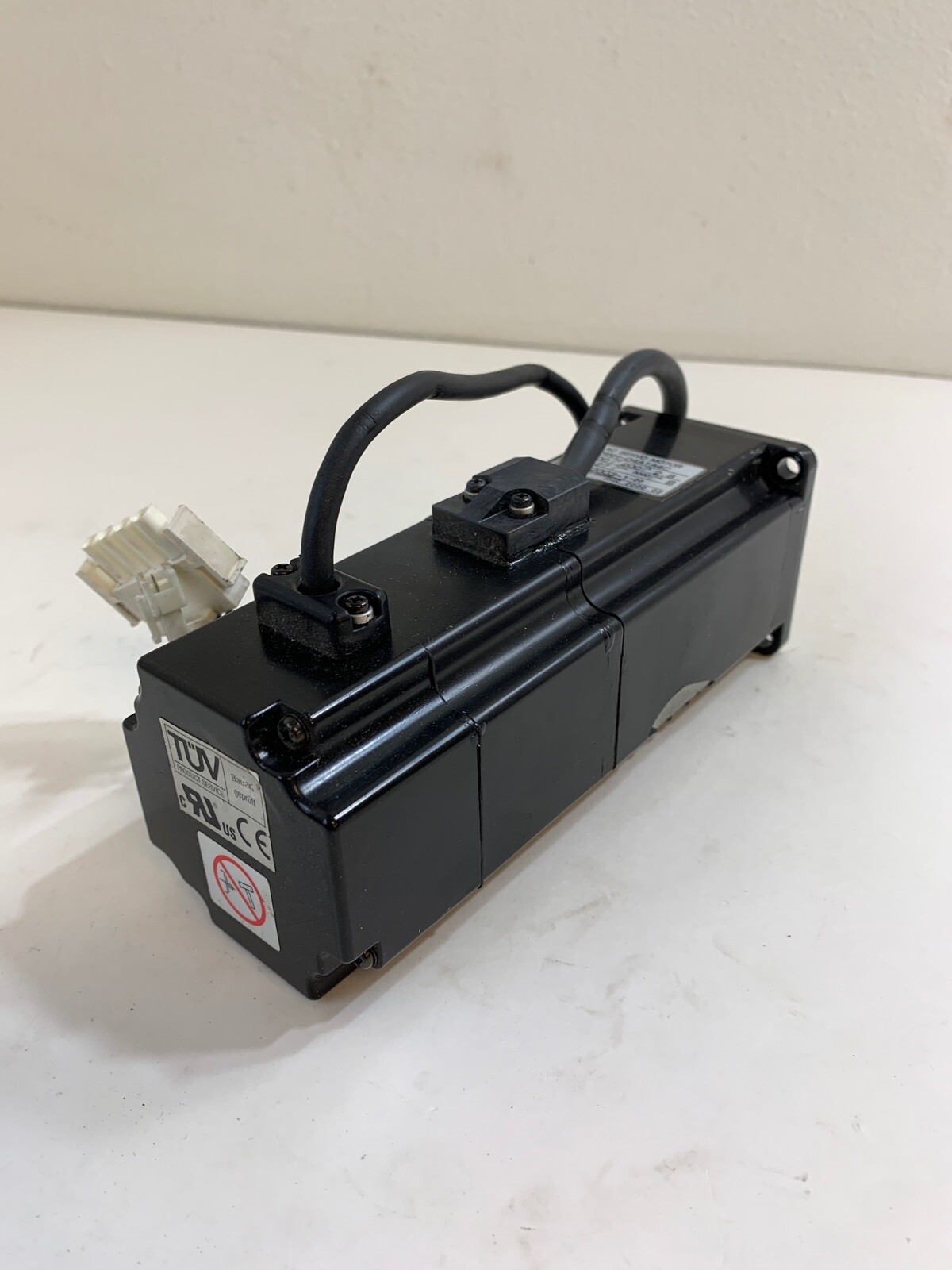Yaskawa SGMAH-04A1A4C AC Servo Motor 200V 3000RPM *Warranty~Fast Shipping*