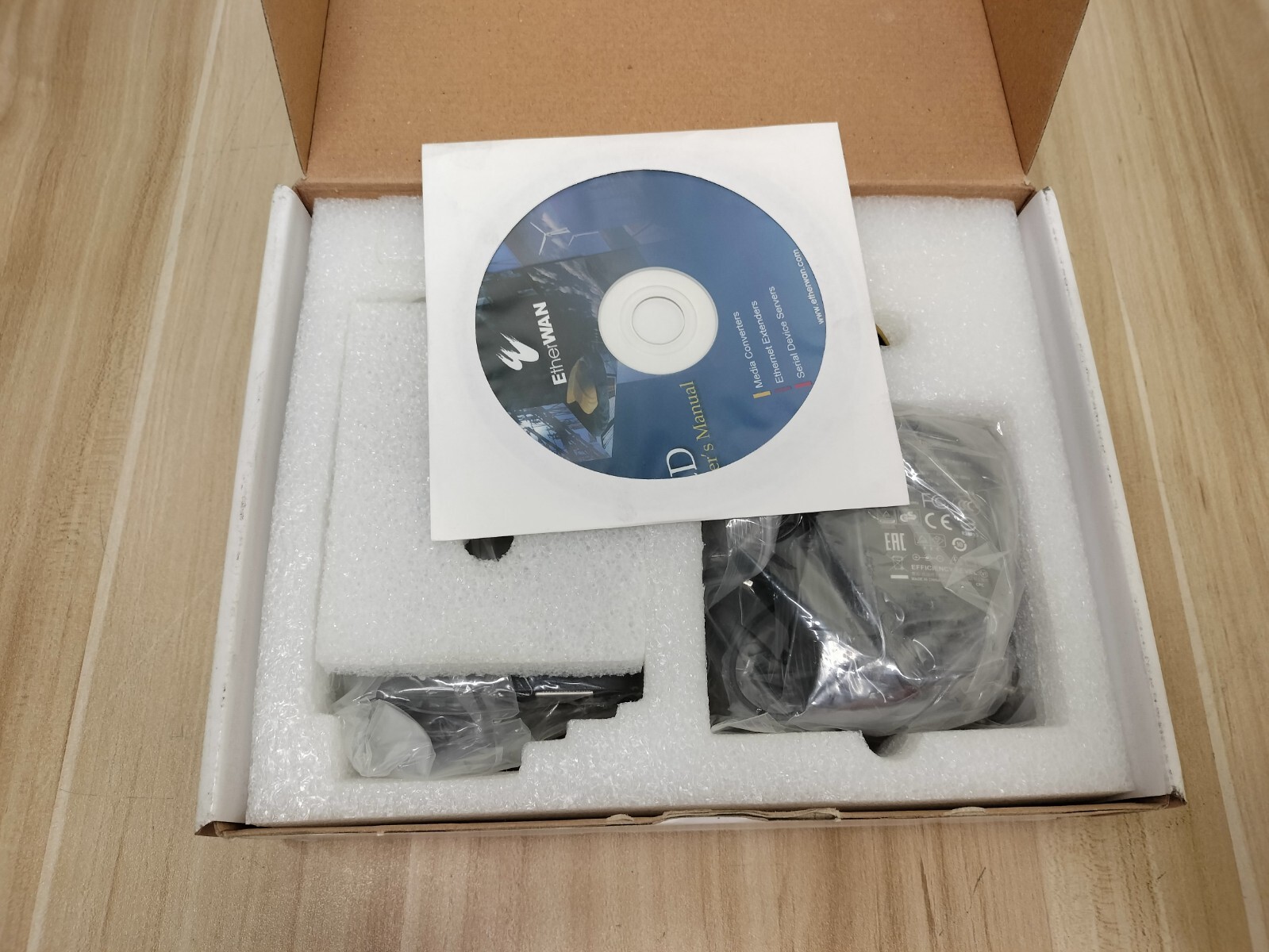 ETHERWAN EM1000TSC XPRESSO MEDIA CONVERTER *OPEN BOX*