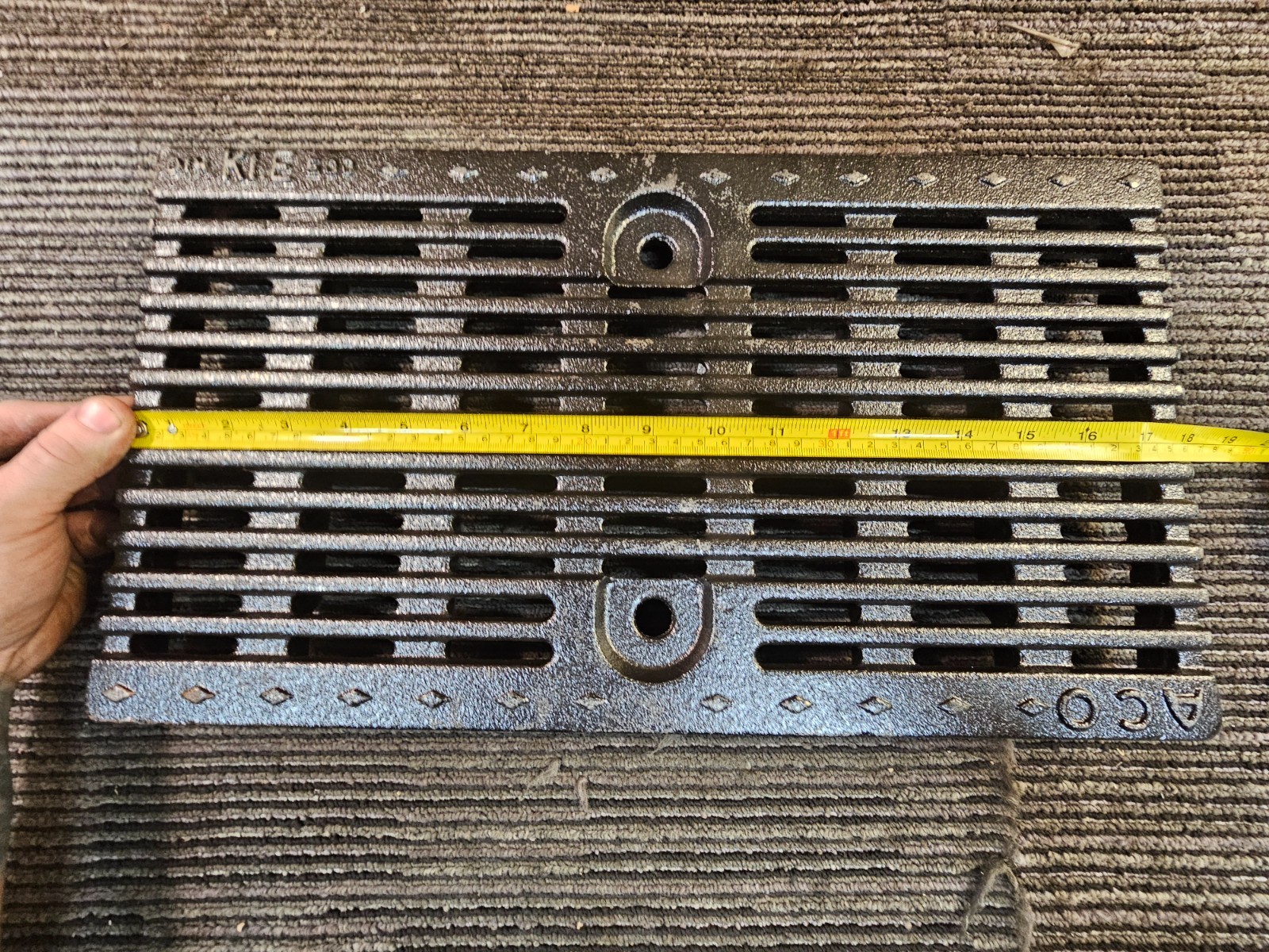 ACO 05904 18-in. x 10-in. Replacement Longitudinal Ductile Iron Grate, Black
