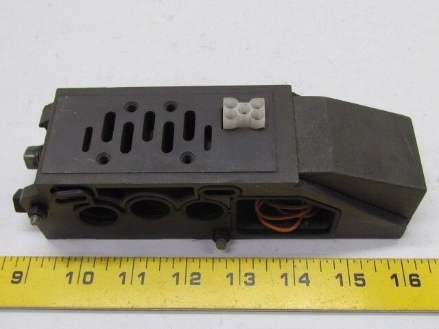 Numatics ISO 5599/II Manifold Base Block Plug-In 1/4″ NPT Ports NON “Z” Board