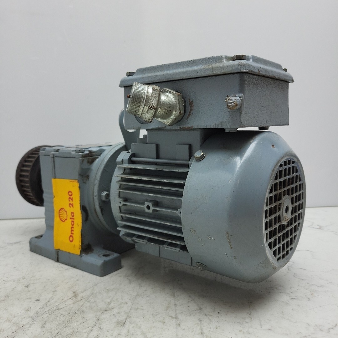 Sew Eurodrive R27DT71C4 Gear Motor .33 Hp Type R27 Gear Reducer 48.17:1 Ratio