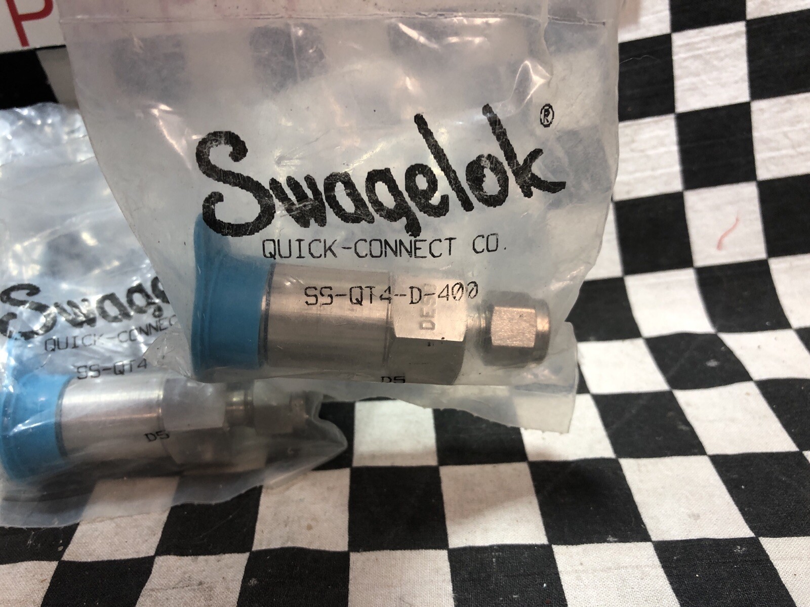 SWAGELOK Quick Connect 1/4″, SS-QT4-D-400, LOT OF 6, ShipSameDay#1370R7