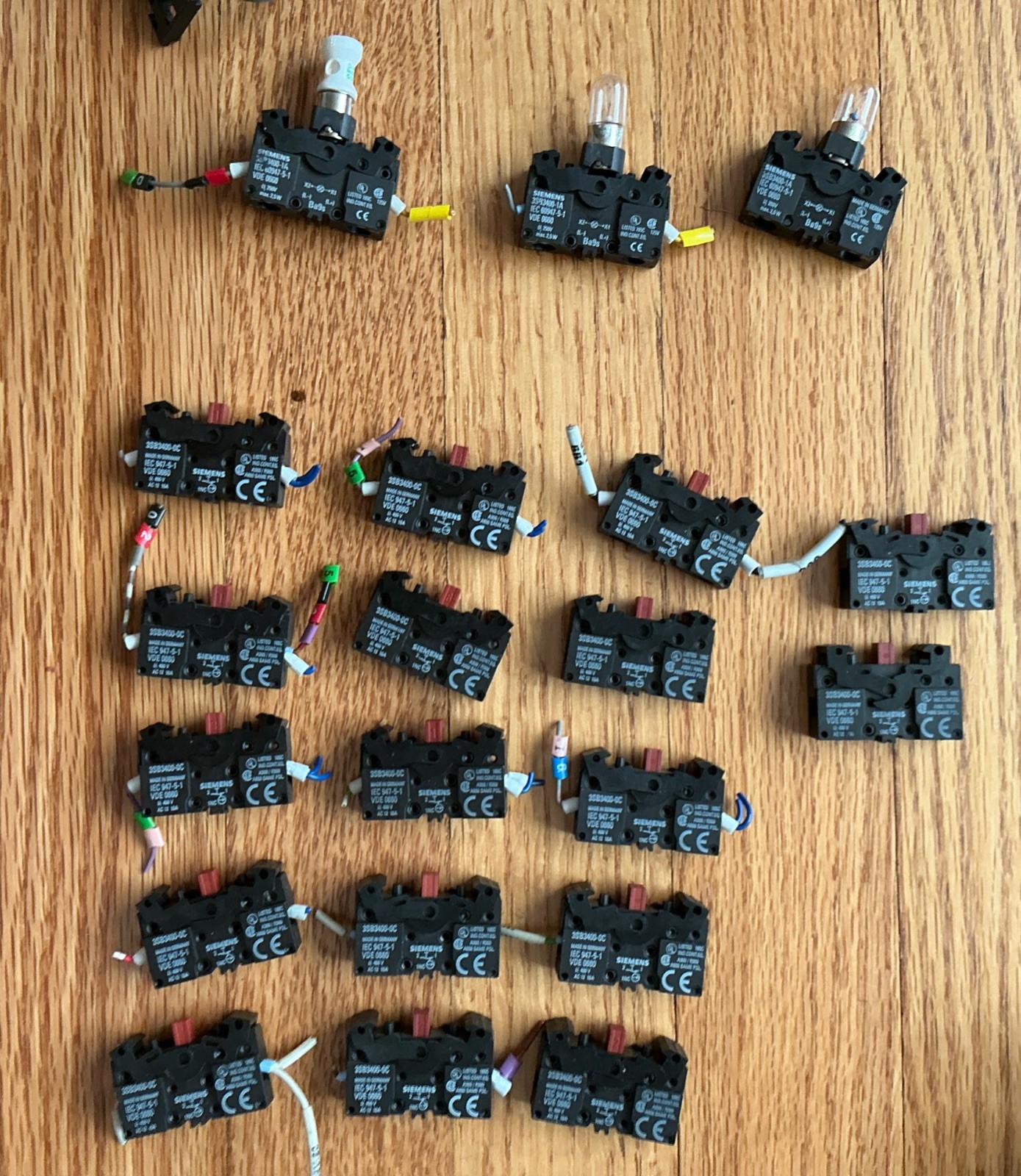 Lot Siemens 3SB3400-0C / 3SB3400-0B 22MM Buttons Switches Key switch E Stop