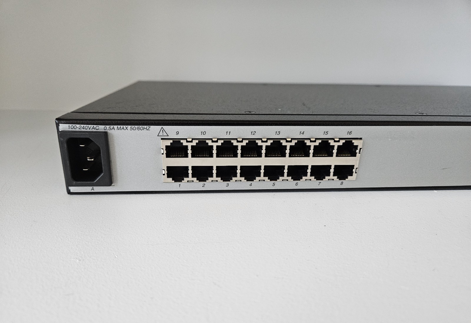 MRV LX-4016T-101AC 4000T Series 16-Port Remote Console Server